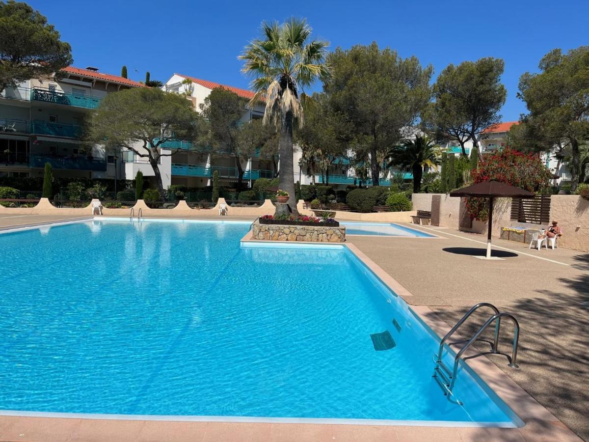 Saint-Raphael, Boulouris, F2 Dans Belle Residence 3 Piscines, Proche Bord De Mer Εξωτερικό φωτογραφία